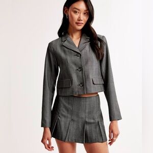 Abercrombie & Fitch Women's Gray Stripe Cropped Blazer with Notched Lapel XL NEW